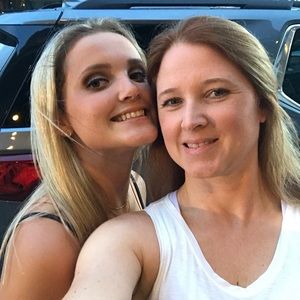 Meet your Posher, Shea